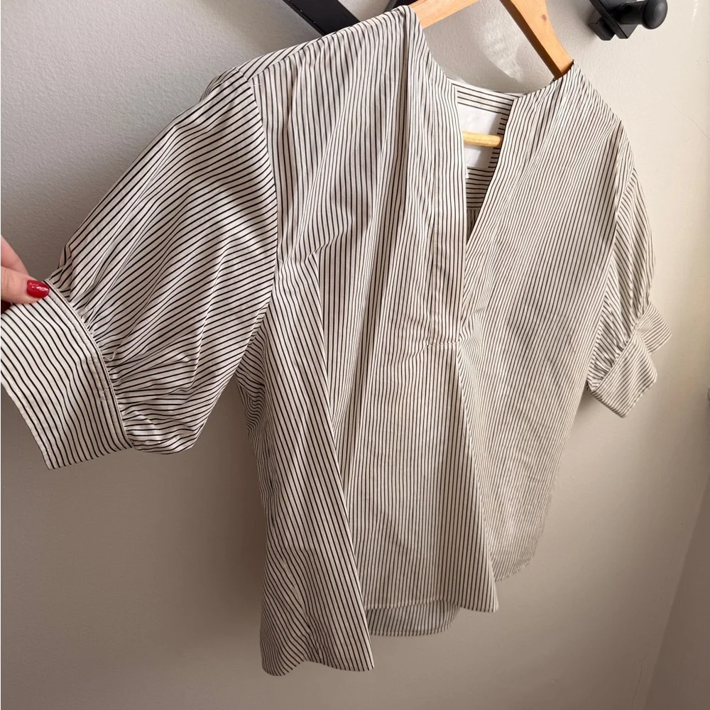 Frame Denim V-Neck Popover Top in stripe blouse - Picture 3 of 3